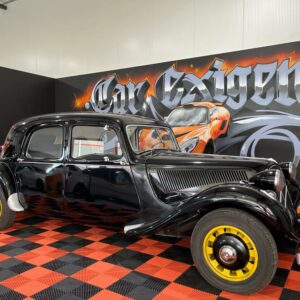 Citroën Traction Avant Restauré + carnet complet